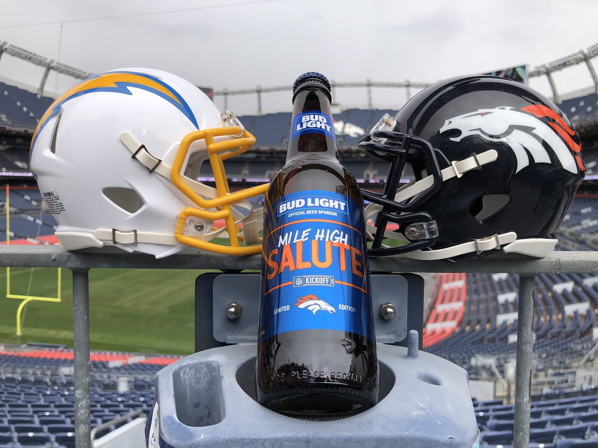 BroncosBudLight's tweet photo. Get up! ITS GAMEDAY https://t.co/OG1DVmUICo