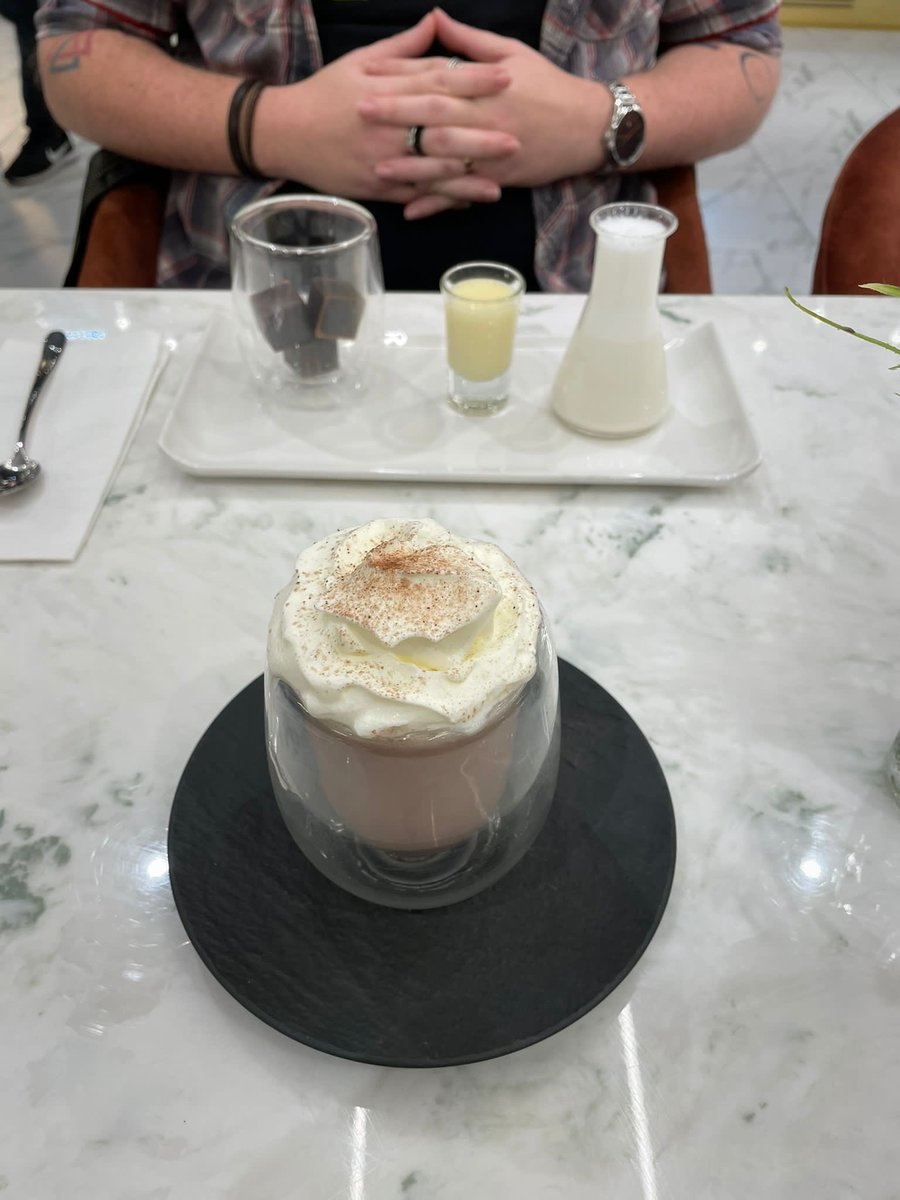 MrMarsham's tweet photo. The perfect end to our weekend away… lunch in Cambridge market on our way home #RestedAndRecharged https://t.co/tjDgCvjMvZ
