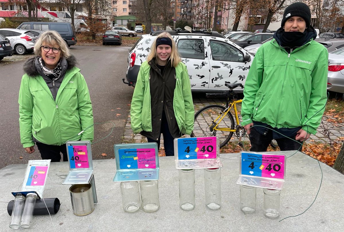 greenpeace_n's tweet photo. Nach langer Bastelei ist es soweit: unsere #Zigaretten-Sammelbehälter sind fertig! 💪
Sie hängen jetzt an verschiedenen Stellen in #Nürnberg, wo leider viel zu viele #Kippen am Boden landen & dort das Grundwasser verseuchen können.
#makesmthngweek https://t.co/tky0Alupy8