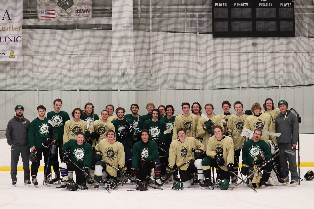 VistaHockey's tweet photo. What a great night celebrating our past and looking forward to our future! Thanks to all the alumni who participated and your continued support of Vista 🏒 . We can’t wait to do it again next year. @Stewykaden88 you in? https://t.co/bFCo9FKrsL