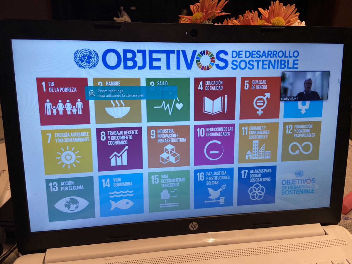 EcoEmocional's tweet photo. En el @IRecerEECP de @funecoemocional investigamos y nos formamos para tomar conciencia de los grandes retos que debemos afrontar como individuos y sociedad así como el impacto emocional que tienen. Gracias #NachoAlbert por tu exposición. #economiacircular #valores #emociones https://t.co/vknuFTXfGE