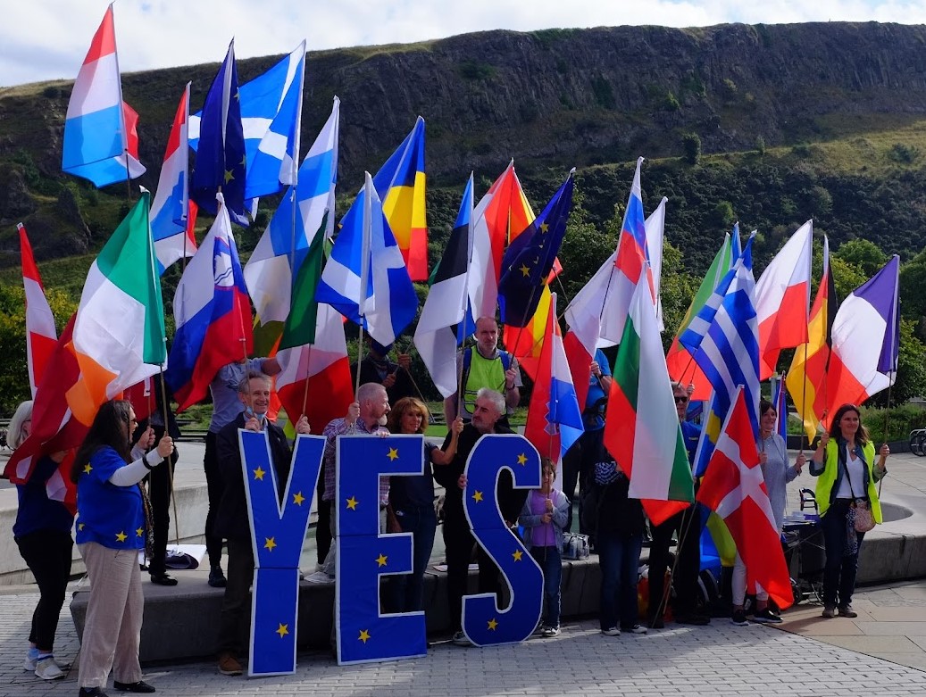 YesforEU's tweet photo. Say NO to the #ToryPowerGrab and vote #YesForEU when the time comes.
#NationInWaiting https://t.co/GSWQ5xCB5W