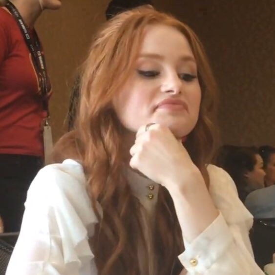 madelaine petsch bot tweet media