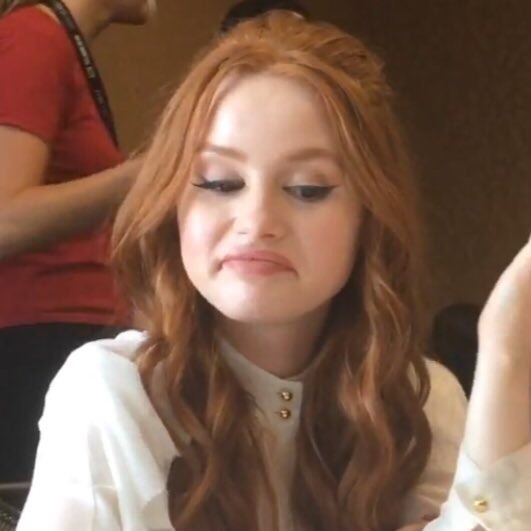 madelaine petsch bot tweet media