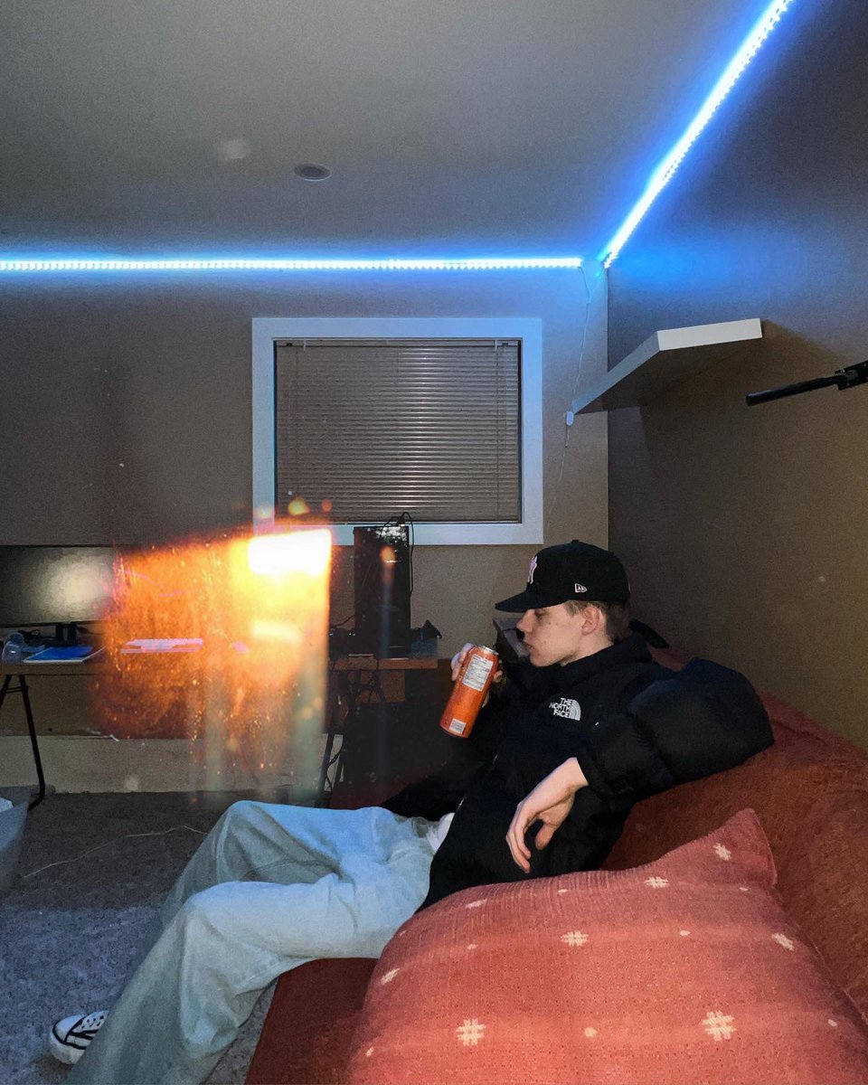 max tweet media