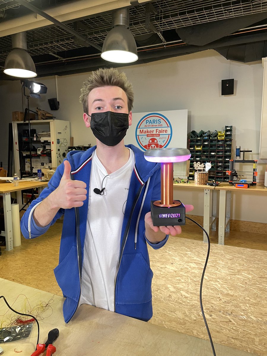 Merci <a href="/MadebyAmaury/">Amaury</a> pour ce dernier atelier qui était juste dingue 🤩 
#makers #mfp21 ! Et la bonne nouvelle c’est que le replay arrivera bientôt !