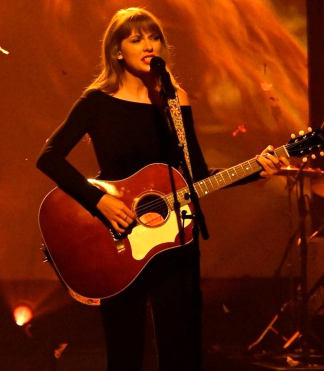 TheSwiftSociety's tweet photo. 📰| @RollingStone about #AllTooWell

"This isn’t really a song about a boy — never was. It’s about a girl, her piano, her memory, and her refusal to surrender her most painful secrets... on the best day of your life you will never inspire a song as great as ATW, or write one." https://t.co/tjQefMYtbo