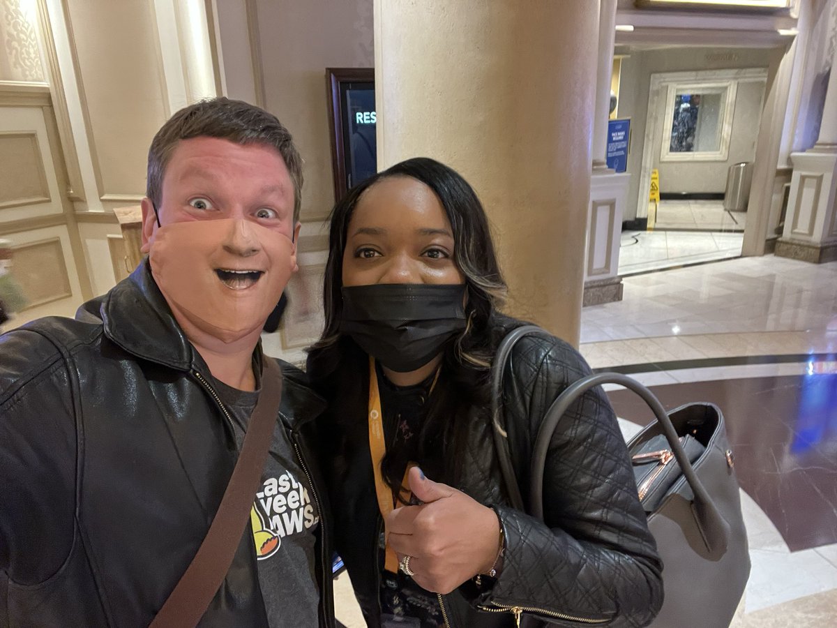 QuinnyPig's tweet photo. Watching @Francessca_V do a spit-take at my mask was probably the highlight of my #reinvent trip so far. https://t.co/NhiyR8Inyo