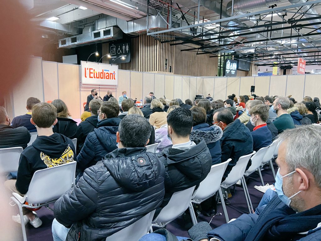 Journée de salon pour les écoles du <a href="/poledevinci/">Pôle Léonard Vinci</a> Merci à toutes les équipes présentes pour informer les visiteurs 🙏 cc <a href="/ZeiselG/">Myriam Zeisel-Godard</a> 👌👌<a href="/IIMparis/">IIM</a> <a href="/ESILVparis/">ESILV</a> <a href="/EMLVparis/">EMLVparis</a>