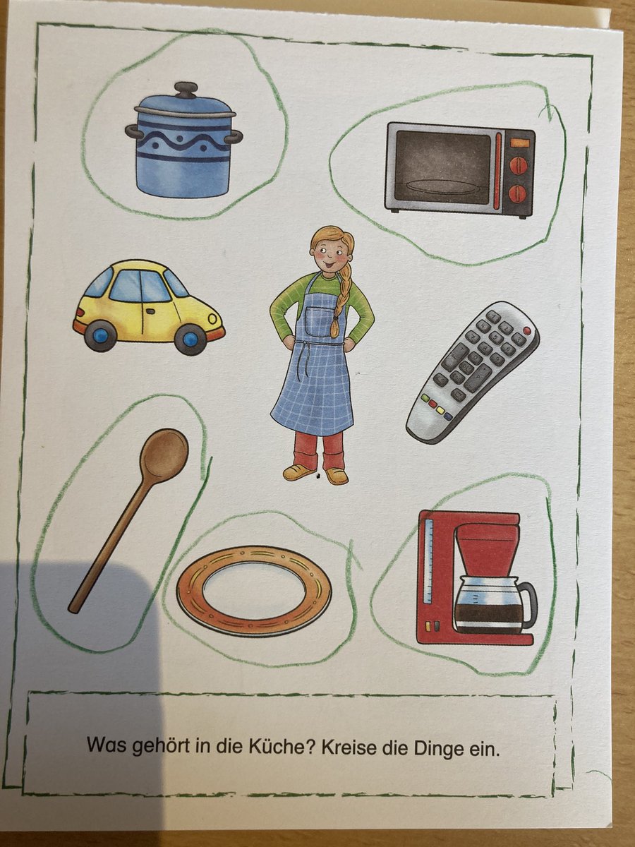 Ich mach mit meinem Sohn gerade ein Lernbuch für 5 jährige. Finde es gut das gleich die richtigen Werte vermittelt werden 😅😅

Will das Buch jetzt das die Frau eingekreist wird oder nicht wir sind uns unsicher 🤔😂😂