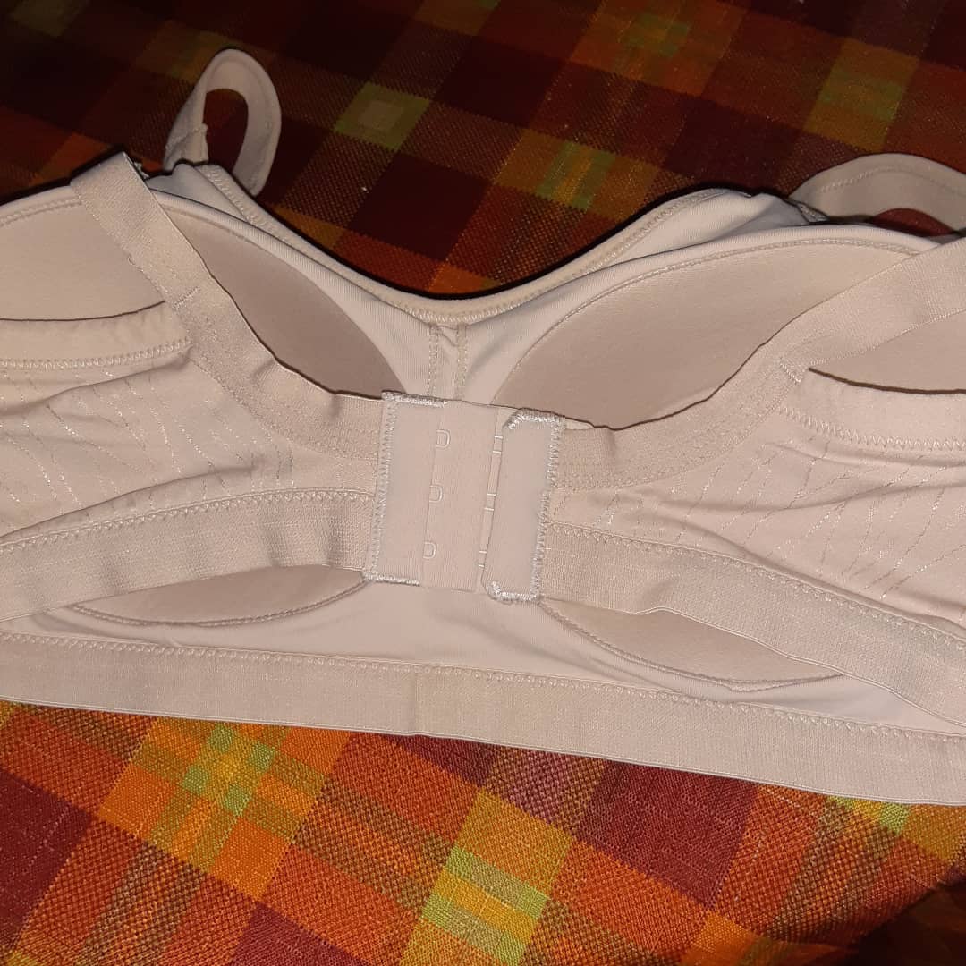 toler_amy's tweet photo. https://t.co/cU9j4i0YsD
Got this bra for the hospital for when I have the baby. But I've gained more weight than I thought and it's too small nothing an extender can't fix. Other than that I really like it. It's wireless and soft. I wasn't aware it was a normal bra in the back https://t.co/P7nSk2qBIq