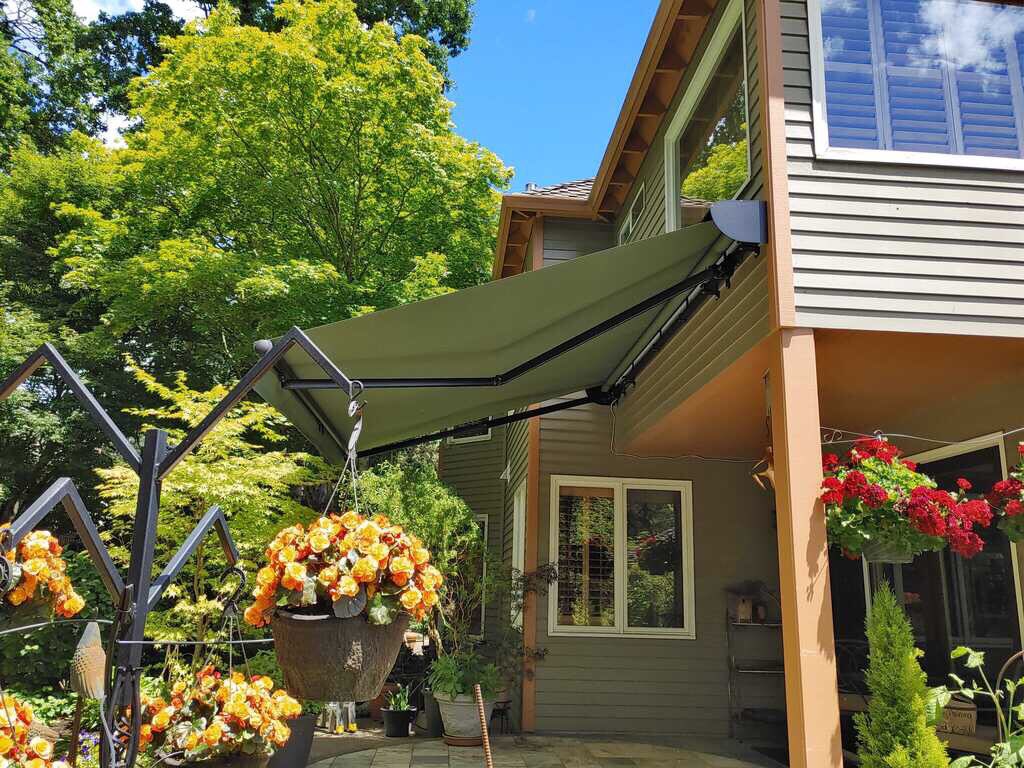 rosecityawning's tweet photo. It looks like it’s going to be a beautiful day in Portland today! Get outside and enjoy the outdoors!

When it’s not such a day and the rain is dripping on your head extend out that retractable awning! Enjoy the outdoors year-round!

#RoseCityAwning https://t.co/ROLhFWAUY8