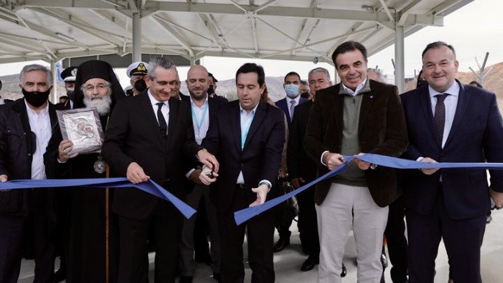 Iasonas_Apost's tweet photo. Καλωσορίσατε στις ευρωπαϊκές αξίες. Γραβάτες, αγιασμοί και γελάκια στα εγκαίνια 2 ακόμα φυλακών για οικογένειες σε Κω και Λερο. Τι κι αν το διεθνές δίκαιο απαγορεύει στις κυβερνήσεις να φυλακίζουν αιτούντες άσυλο (άρθρο 31)
Εδώ είναι Ευρώπη. Εδώ τους πνιγούμε, τους βασανίζουμε,⬇️ https://t.co/NkXam9PamK