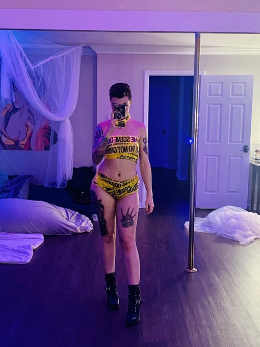 fit inspired by Lady Gaga ☎️ https://t.co/8XIsCtAhIc<a href="/tag/imperaunholyvestments"class="tags"><span>#imperaunholyvestments</span></a>