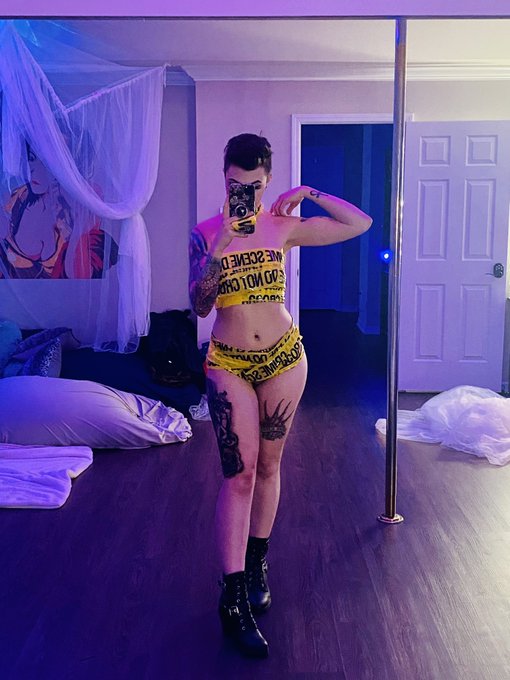 fit inspired by Lady Gaga ☎️ https://t.co/8XIsCtAhIc<a href="/tag/imperaunholyvestments"class="tags"><span>#imperaunholyvestments</span></a>