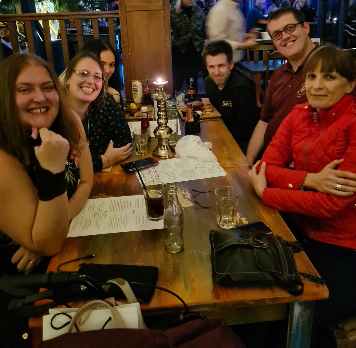 Beantin79's tweet photo. 21 lovely people having a lovely meal at The Rose between #VisionOfYou Revisioned shows! @SharonSextonIRE & @RealRobFowler ππ @BebeVarx @amy_thom403 @sharonsgrowls @_xx_lea_xx @comaweng @minleywoman @kyra1987 @PriddleSandra @awkwardhughope @SteveClaremarie @l0islane @samoz2000 https://t.co/rOcYraanCI