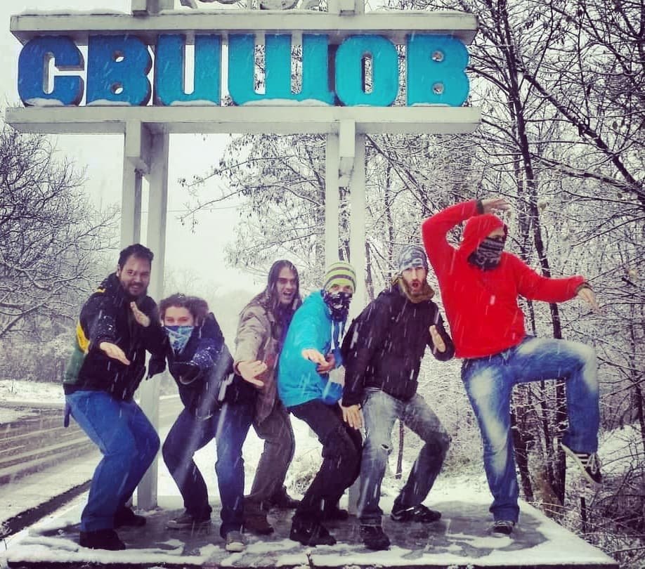 Baildsa's tweet photo. Here we are at snowy Shvistov, at the Bulgarian - Romanian borders, while touring 8 years ago.
#baildsa #tour #memories #shvistov #bulgaria #romania #snow #ninja https://t.co/H36dZnOaxE