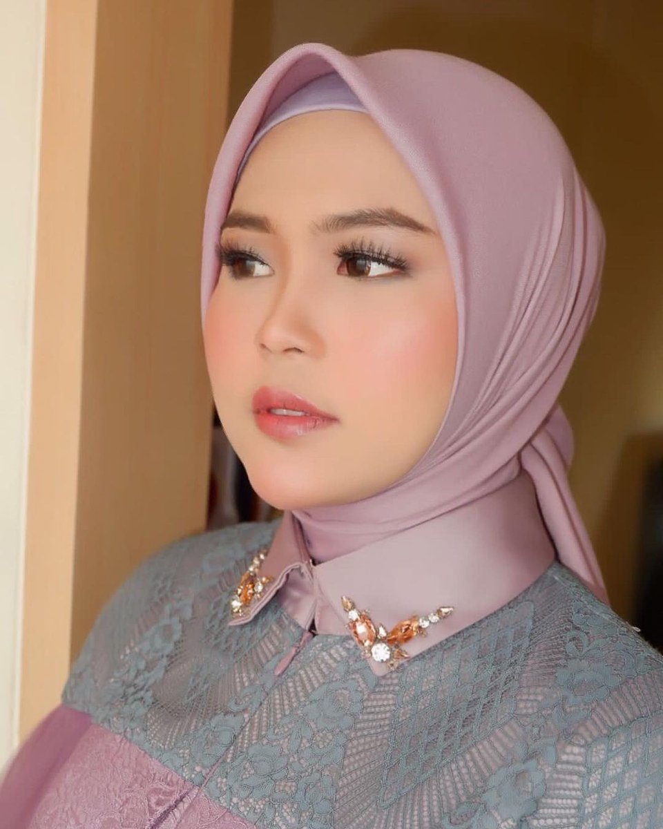 Berpijak lah atau peganglah apa yang pernah membuatmu terbang

#SeLfiBukAnSelemBarTisSue
<a href="/SelfiYammaLIDA/">Selfi Yamma LIDA</a>
<a href="/3dent_id/">3D Entertainment</a>