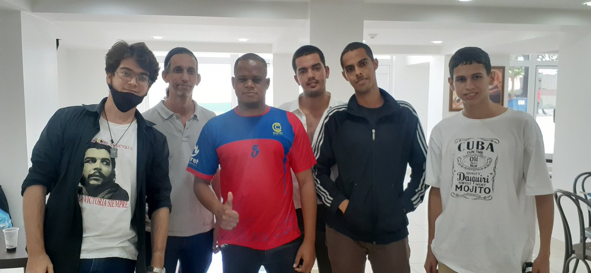 📃Ayer tuvo lugar una dinámica reunión presencial en La Habana-Cuba, entre <a href="/oicmundo/">Organización Internacional Comunista☭</a> y "Los más temidos por el enemigo".
#PorLaUnidadComunista se acaban de sentar las bases para un proyecto conjunto.
Esperamos que las iniciativas sean impulsadas en enero del 2022.