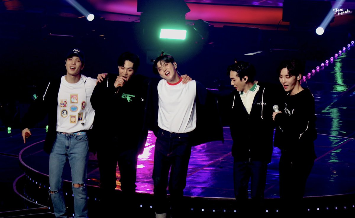 CottonCandy_S2's tweet photo. 다음에 만나게되는 날에는
우리 꼭 다같이 노래하자
사랑해
💗💖💗💖💗💖
#깜깜해지면_더밝아지는_우리의하얀밤
#BLACK_뉴이스트_비춰줄게_반딧별 https://t.co/Tf7xDjjn3v
