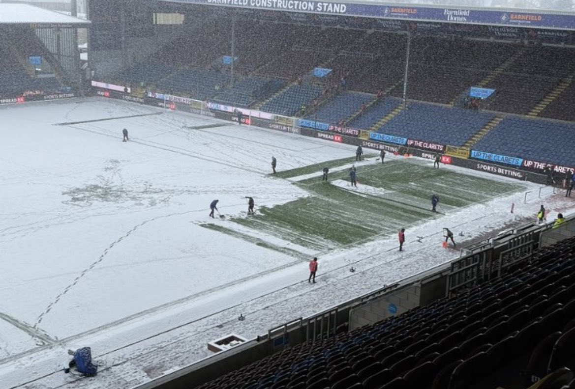 1882_Tottenham's tweet photo. Burnley V Tottenham will undergo pre match preparation and a inspection to ensure it’s safe to go ahead https://t.co/bU21BdYfEA
