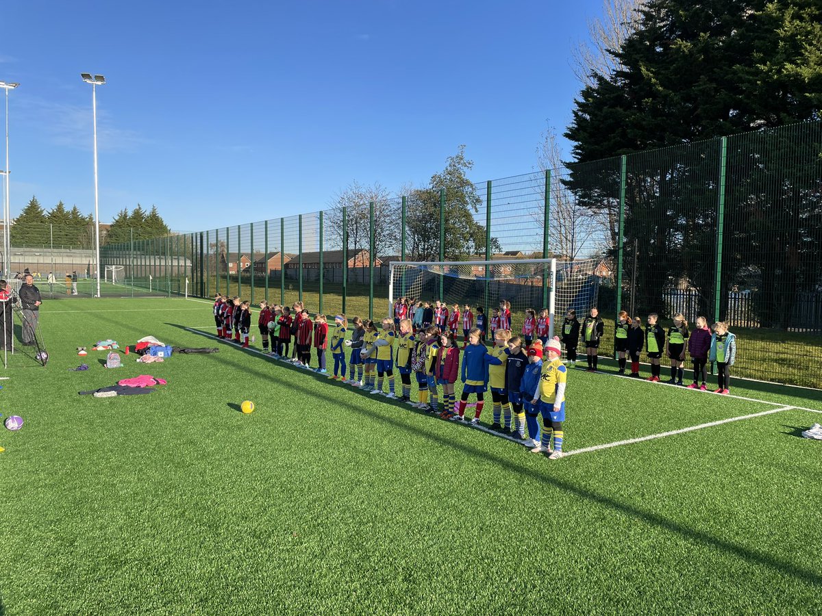 Incredible scenes this morning at Ocean Way 🤩 Started with a minutes silence for Gary Speed 🏴󠁧󠁢󠁷󠁬󠁳󠁿then an hours worth of great football ⚽️
@FAWales @FAWTrust 👀 The girls section really is growing 😍💪
@CantonLiberalJS @CoganCoroAFC @WaterFC @LlantwitJFC @BTULADIES  @Cdf_CosmosJnr