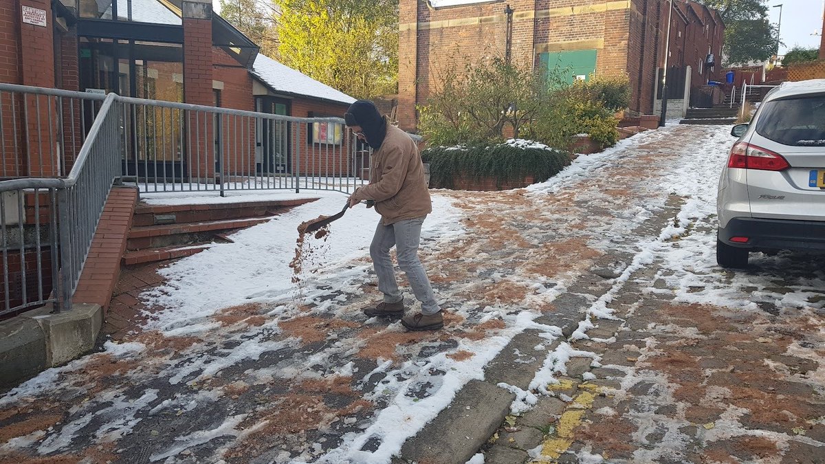 VineSheffield's tweet photo. It's Advent! Welcome to the new season!
A reminder: Our Advent Walk is at 4pm today. We will meet at St. Stephen's and walk (carefully) to St. Bart's (where we have gritted the path), praying &amp; singing along the way. 
Hot Chocolate and mulled apple juice to warm us up at the end! https://t.co/N0GW5MTOO0