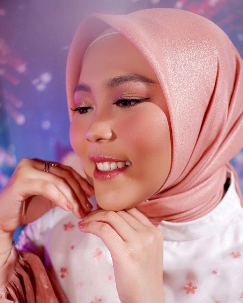 Penyesalan tidak dapat mengubah masa lalu, begitu pula kekhawatiran tidak dapat mengubah masa depan. – Umar bin Khattab
#SeLfiBukAnSelemBarTisSue
<a href="/SelfiYammaLIDA/">Selfi Yamma LIDA</a>
<a href="/3dent_id/">3D Entertainment</a>