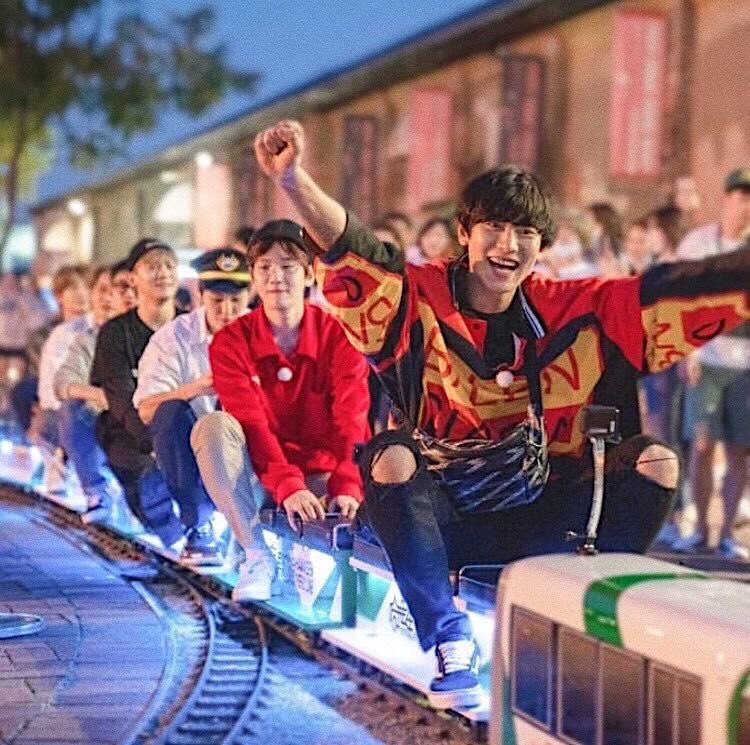 Sky08310's tweet photo. Pahinga💗

#EXOisHome 
#EXO https://t.co/bEfhzLpUoc