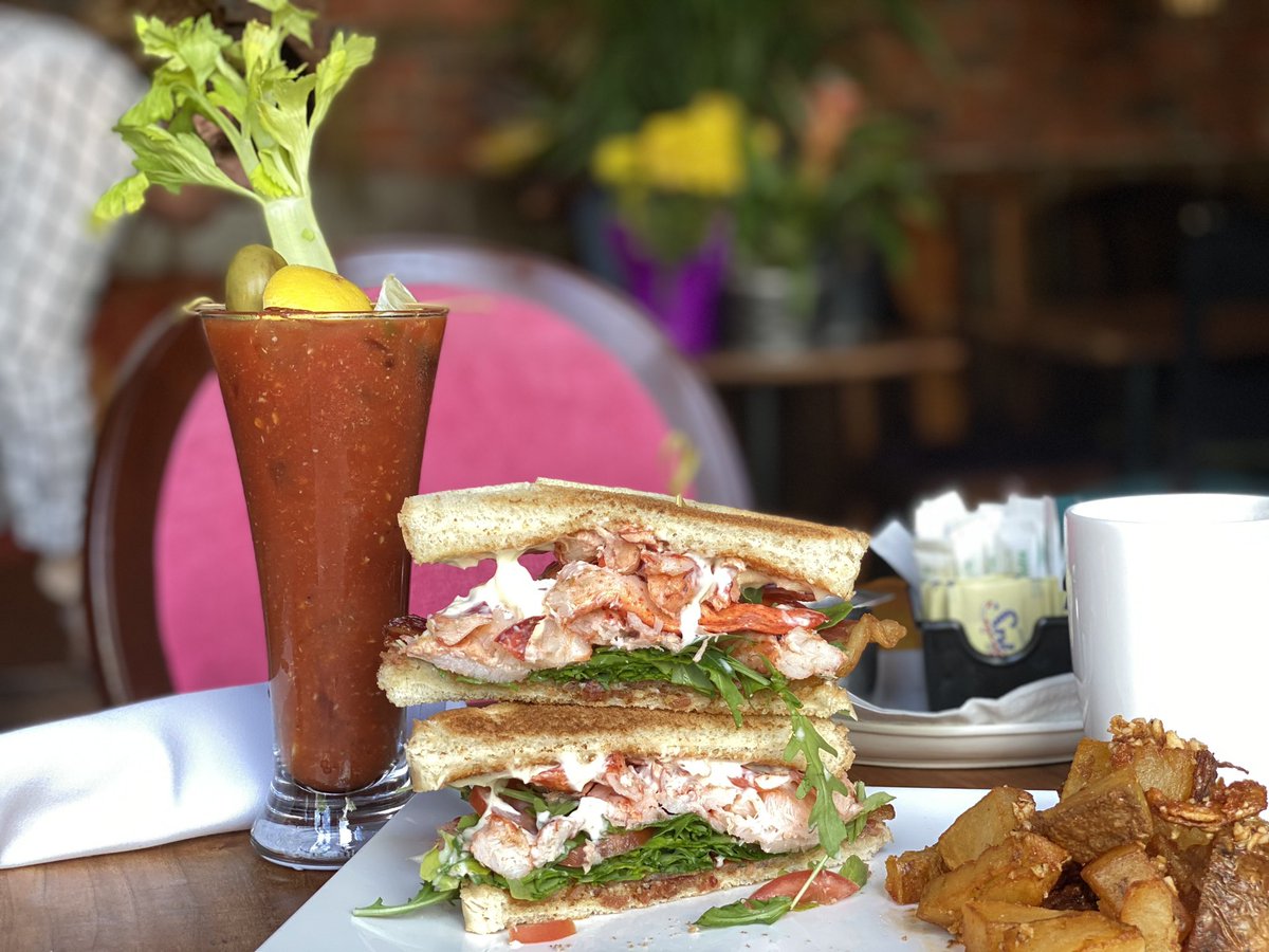 PinefishPhilly's tweet photo. $6 Bloody Marys, Mimosas, House French Wines. #SundayBrunch #GoodMorningPhilly #LobsterBLT #FriendswithBenedicts #AllYouCanEatPancakes #Pinefish https://t.co/6UO3tO1KEn