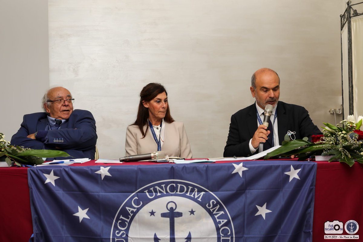 Confitarma1's tweet photo. Un mare in rosa: Luca Sisto dg @Confitarma1 parla al Convegno #USCLAC di opportunità per donne e uomini nel mondo del Mare se torneremo ad essere un paese marittimo. Esther Marchetti: diamo centralità all’occupazione femminile nello #shipping https://t.co/N8ir2xAnRS