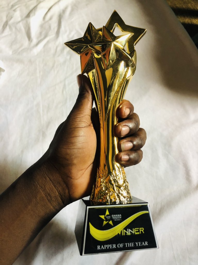 elitamakloe1's tweet photo. Congrats 🎉 to us Family 
AKESISEM won an award last night 
GHANA YOUTH ENTERTAINMENT AWARDS 
#BestRapperOfTheYear 🏆
My artist make me proud 🎉
Share now 🚀
@lifeof Akesisem
#SBB #HIGHSTAR🙏🏽 https://t.co/HVHvZW4vGg