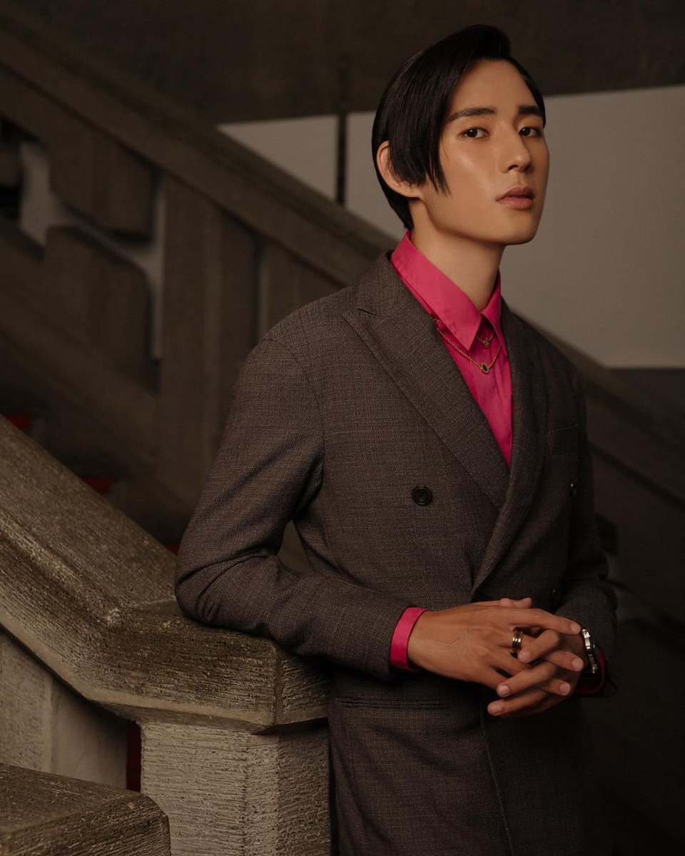 _HIStoryTH's tweet photo. ใครชอบลุคนี้ของเจคบ้างคะ? ^^ ดูเท่และหวานไปในตัวเลย~
🌷ติดตามเจค:
FB: 徐鈞浩 Jake Hsu
IG: jakehaw1230
#徐鈞浩 #JakeHsu #HIStory3Trapped #HIStory3圈套 #JakeHsuTH #HIStoryTH https://t.co/H0lp5uB786