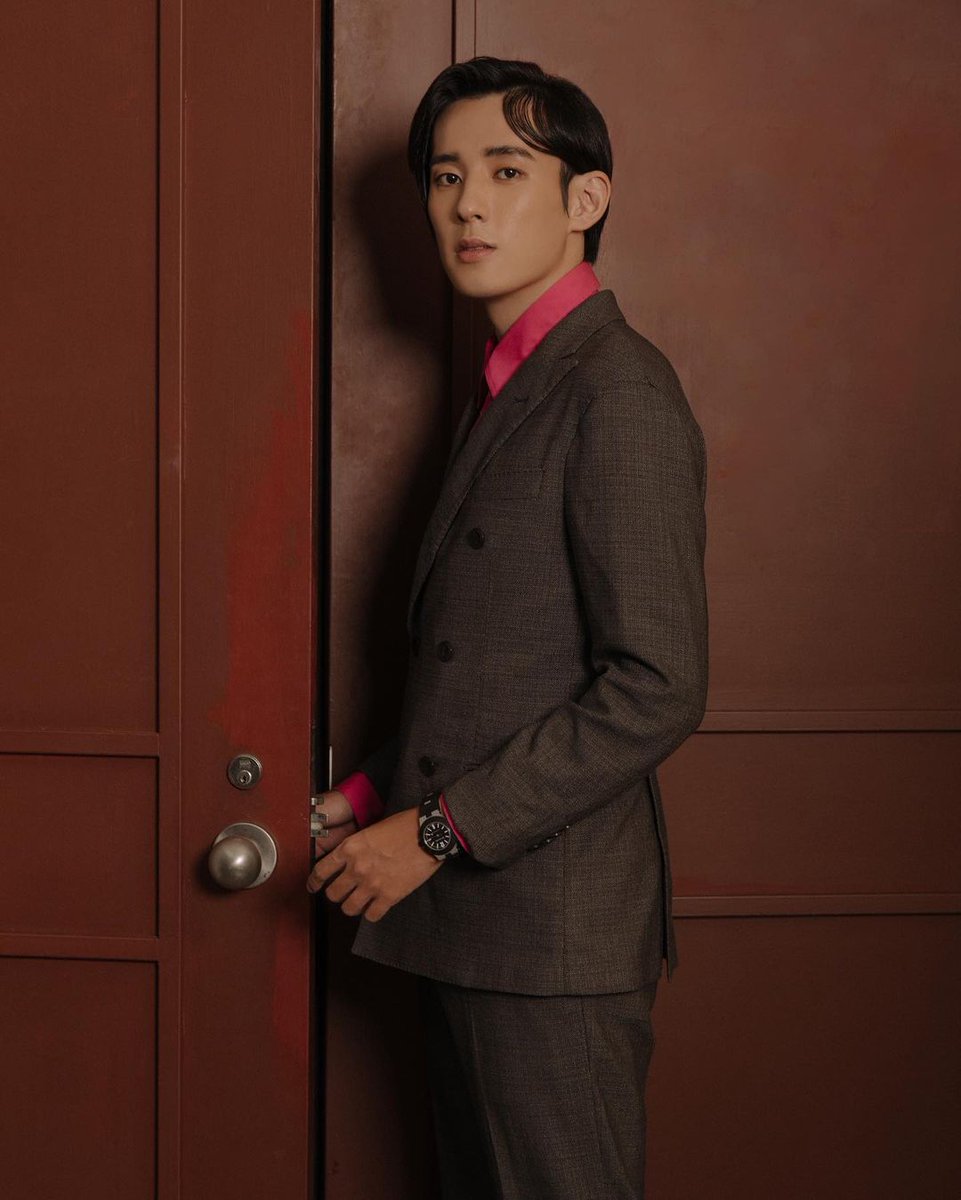 _HIStoryTH's tweet photo. ใครชอบลุคนี้ของเจคบ้างคะ? ^^ ดูเท่และหวานไปในตัวเลย~
🌷ติดตามเจค:
FB: 徐鈞浩 Jake Hsu
IG: jakehaw1230
#徐鈞浩 #JakeHsu #HIStory3Trapped #HIStory3圈套 #JakeHsuTH #HIStoryTH https://t.co/H0lp5uB786