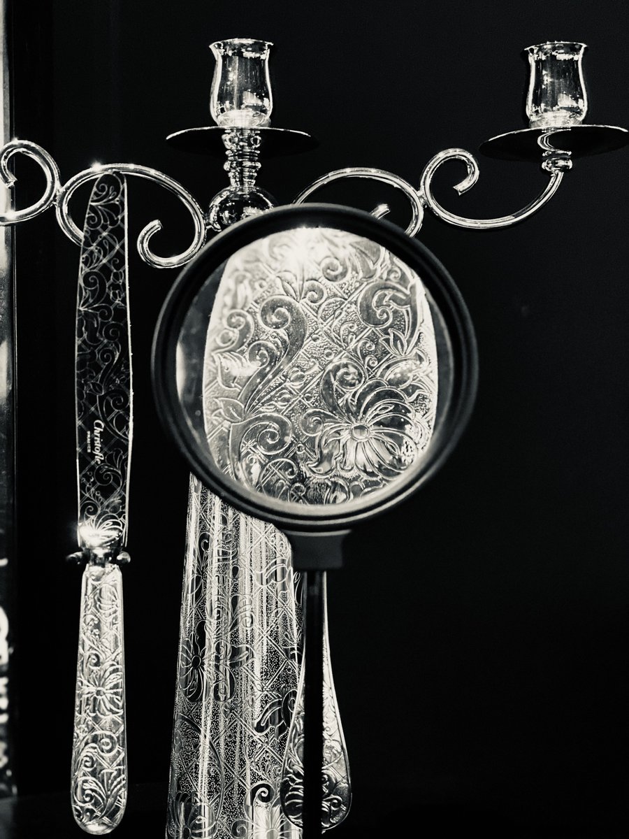 franceexpo2025's tweet photo. 🍂 @Christofle1830 et @wanderswonders ont collaboré pour créer une collection capsule soulignant le savoir-faire de la haute orfèvrerie.

A découvrir dans l'exposition «L'art de vivre à la française, un rêve à partager» de @chalhoubgroup jusqu'au 6 décembre 🇫🇷

#FranceDubai2020 https://t.co/qy7cfOP0EF