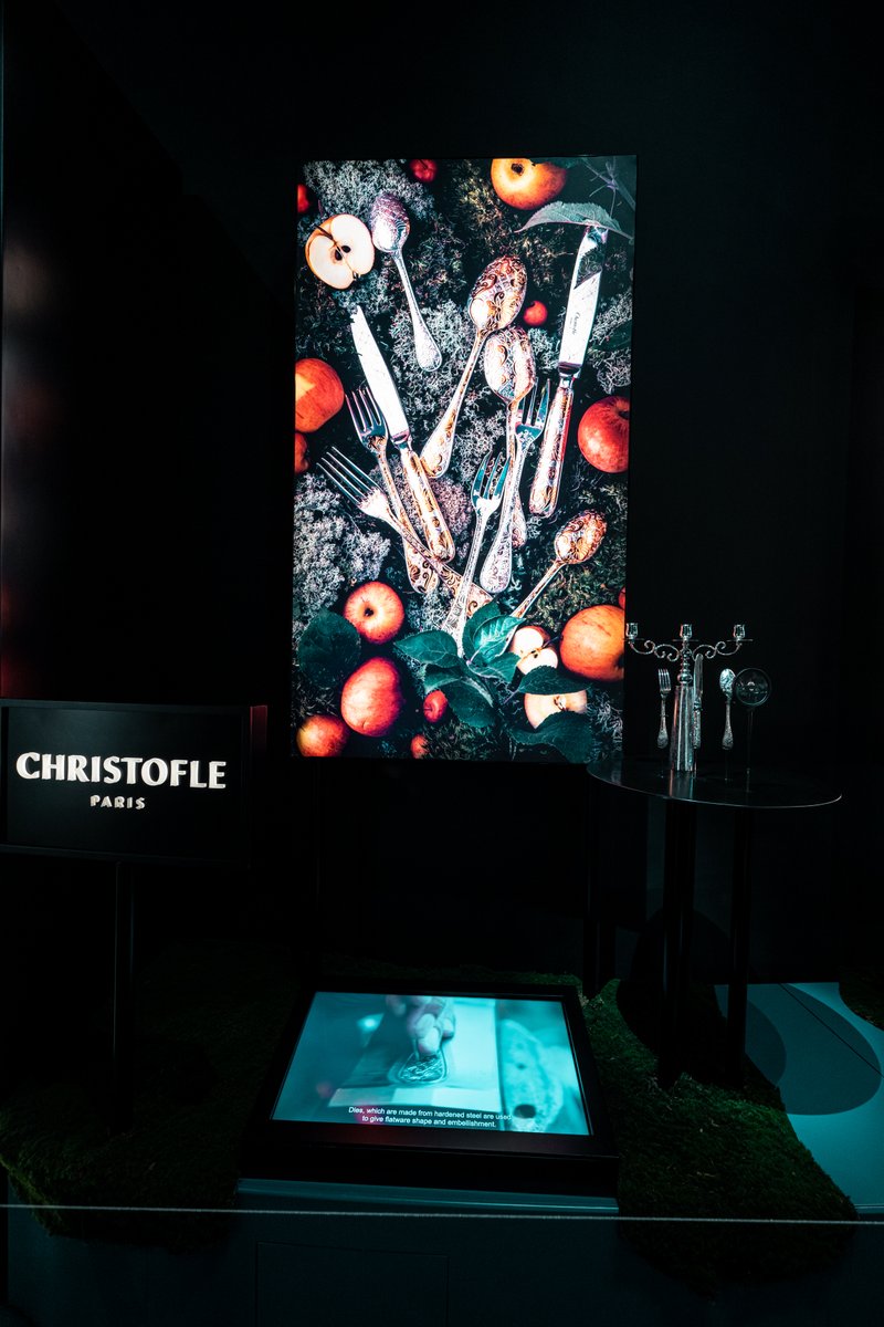 franceexpo2025's tweet photo. 🍂 @Christofle1830 et @wanderswonders ont collaboré pour créer une collection capsule soulignant le savoir-faire de la haute orfèvrerie.

A découvrir dans l'exposition «L'art de vivre à la française, un rêve à partager» de @chalhoubgroup jusqu'au 6 décembre 🇫🇷

#FranceDubai2020 https://t.co/qy7cfOP0EF