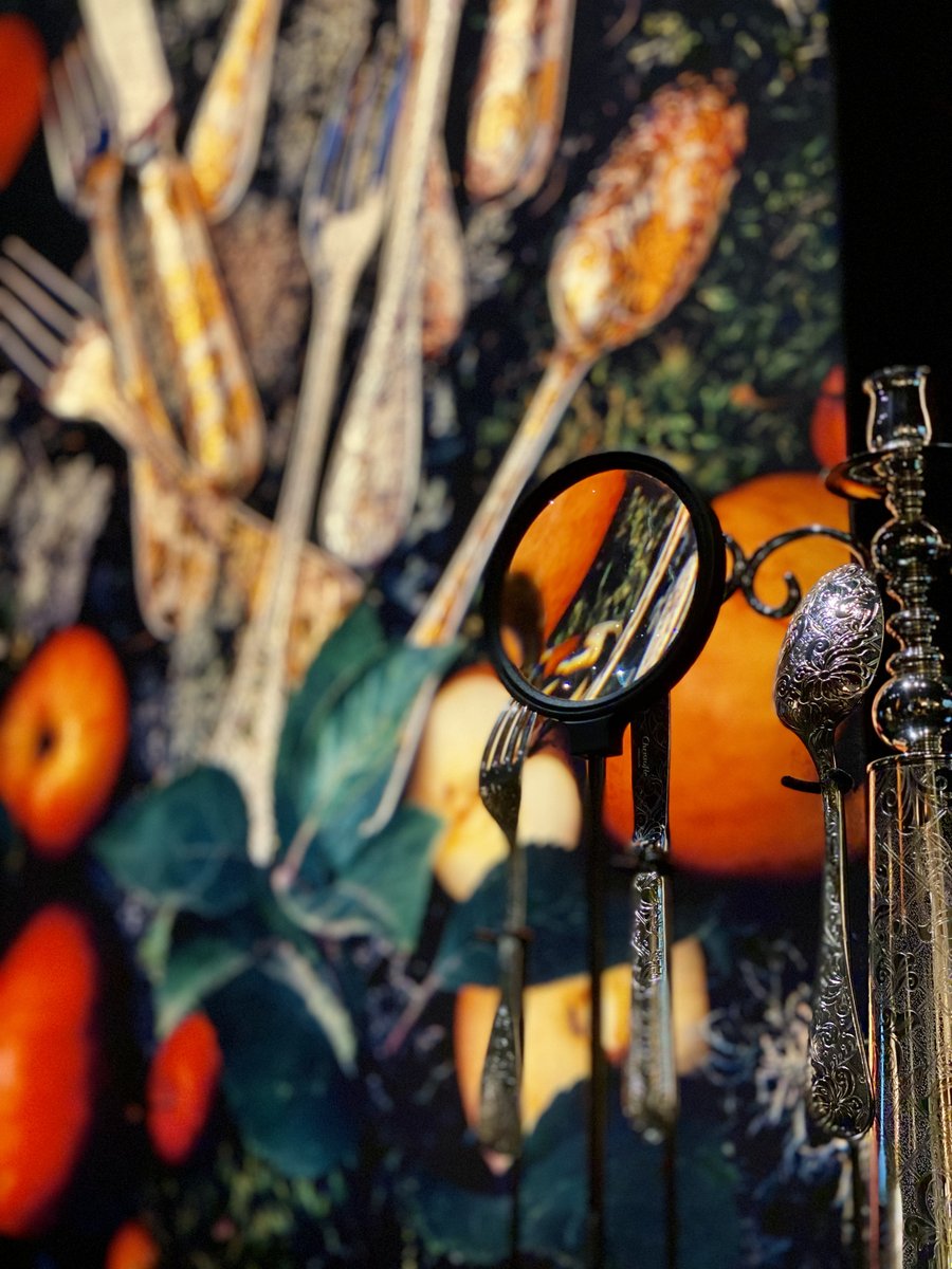 franceexpo2025's tweet photo. 🍂 @Christofle1830 et @wanderswonders ont collaboré pour créer une collection capsule soulignant le savoir-faire de la haute orfèvrerie.

A découvrir dans l'exposition «L'art de vivre à la française, un rêve à partager» de @chalhoubgroup jusqu'au 6 décembre 🇫🇷

#FranceDubai2020 https://t.co/qy7cfOP0EF