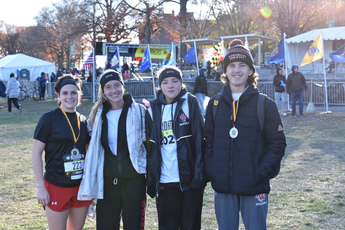 coachkholloway's tweet photo. Congrats to these @conradrunners for competing at the EastBay XC Northeast Regional meet on Sat in NY (not pictured: Penny) @ConradAthletics #DARNOC #FastFocusedStrong https://t.co/Lm4ZFLqrL1