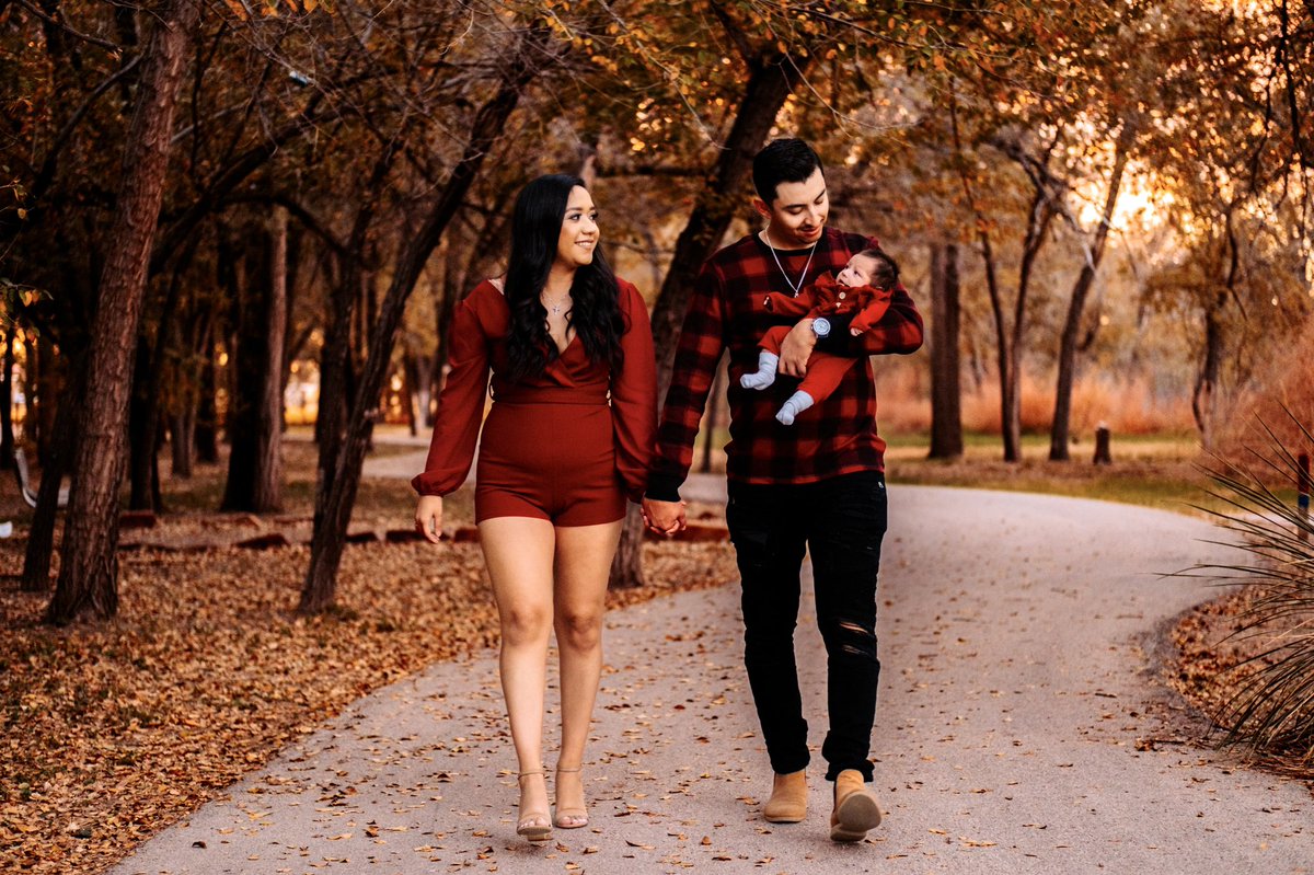 lsphotographytx's tweet photo. Karina and Luis’ Family’s Fall Session
#lsphotography #midlandtxphotographer #odessatxphotographer https://t.co/7ApL6wxGYf