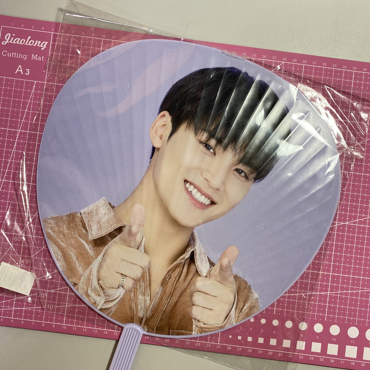 mingkikuko's tweet photo. ( พร้อมส่ง ) 
พัด dome tour 2020 มินกยู 
💌 330 รวมส่ง 
#ตลาดนัดสวนแครอท https://t.co/FBFmrsskT6