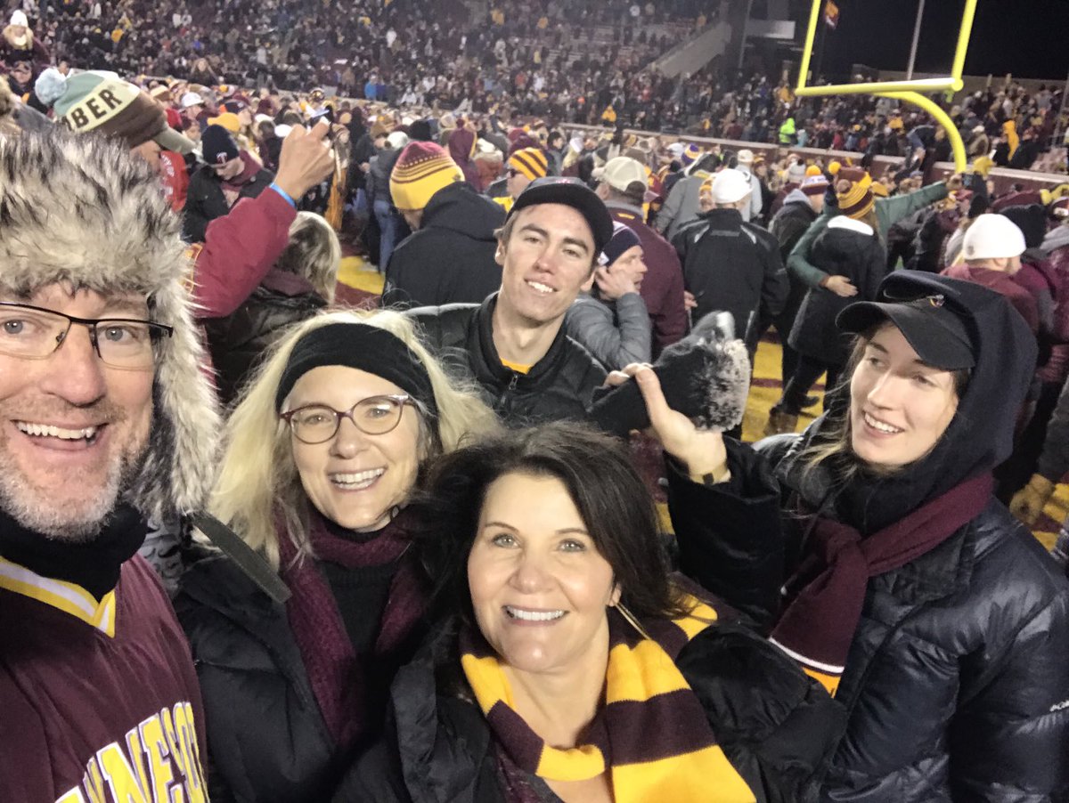 CalmcanoeDave's tweet photo. Win Paul Bunyan’s Axe??
You betcha!
Storm the field??
You betcha!!
#SkiUMah https://t.co/FzIKqc1k6V