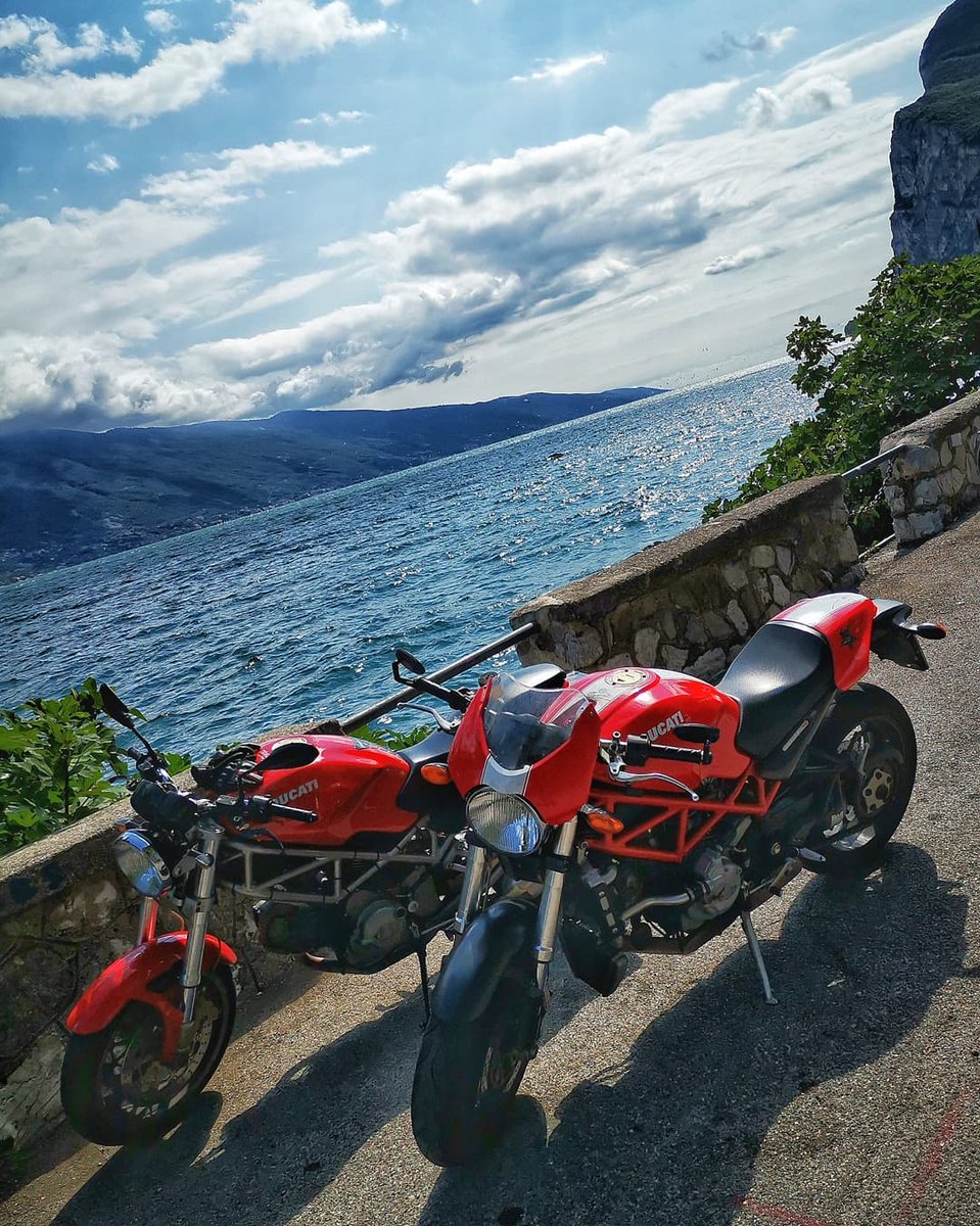 WeTheRidersWTR's tweet photo. 👋🏻 Hi #Riders, how are you? 😎 Have a nice #SafetySunday ❤️

🏞 These are nice shots by @il_cavaliere_senzatempo while visiting Lake Idro, a prealpine lake of glacial origin located in Province of #Brescia📍

📸 @il_cavaliere_senzatempo

#Ducati #Italia #Nature #Green #Italy https://t.co/DdREYgmbns