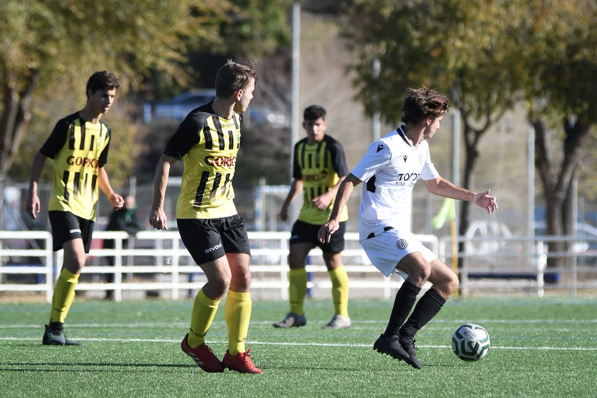 CAC_Escuela's tweet photo. #Colspe 0-1 #CACSeniorB

💪📣 ¡ENOOOOORMES! ¡Victoria de nuestro #CACSeniorB en el último minuto!

#LaEscuelaDeLosSueños ⚫⚪⚽️ https://t.co/iL0GpIST8R