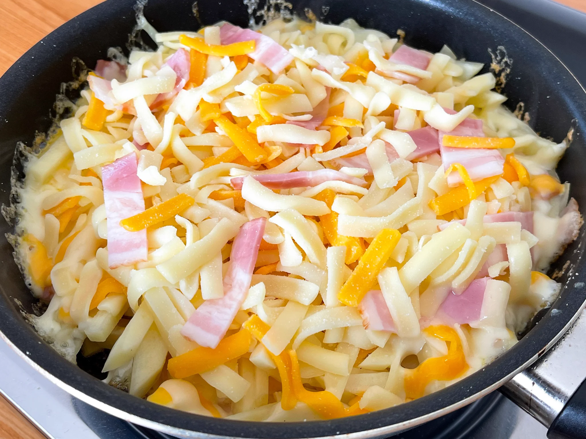 おつまみにおすすめ！「カリカリ食感のベーコンじゃがチーズ」のレシピがこちら！