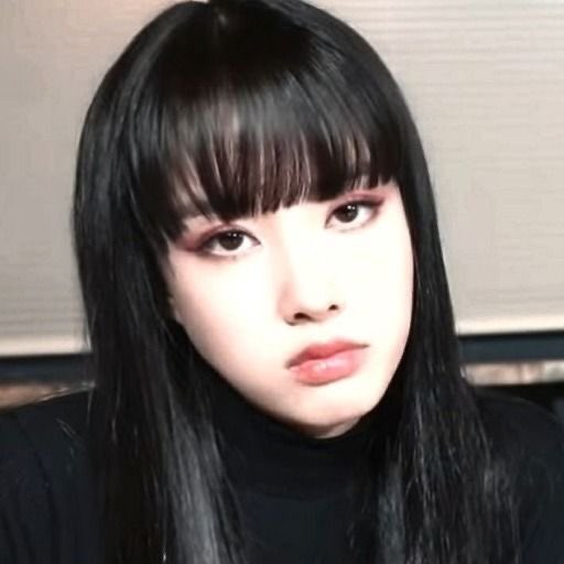 loopsjayoon's tweet photo. she looks a lot like yoon 😵‍💫 https://t.co/Hmt7Q83bf1