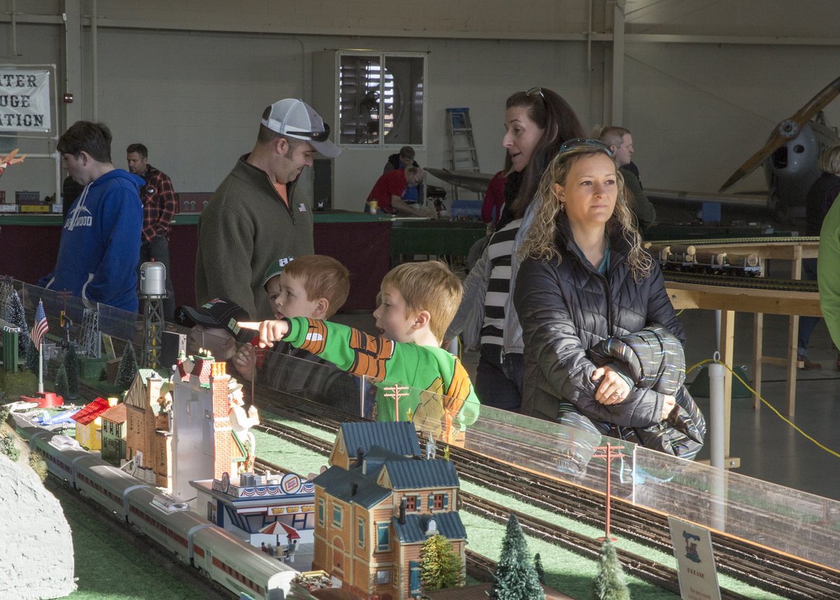 AvMuseumVB's tweet photo. LAST DAY for Planes, Trains and Santa!! Kids 17 and under get in FREE! Get your tickets: https://t.co/FOGnaLAcdl #MilitaryAviationMuseum #Santa #PicswithSanta #SantaClaus #Christmas #HappyHolidays #visitvirginia #virginiabeach #HamptonRoads #ToysforTots https://t.co/ydMrhMBIYj
