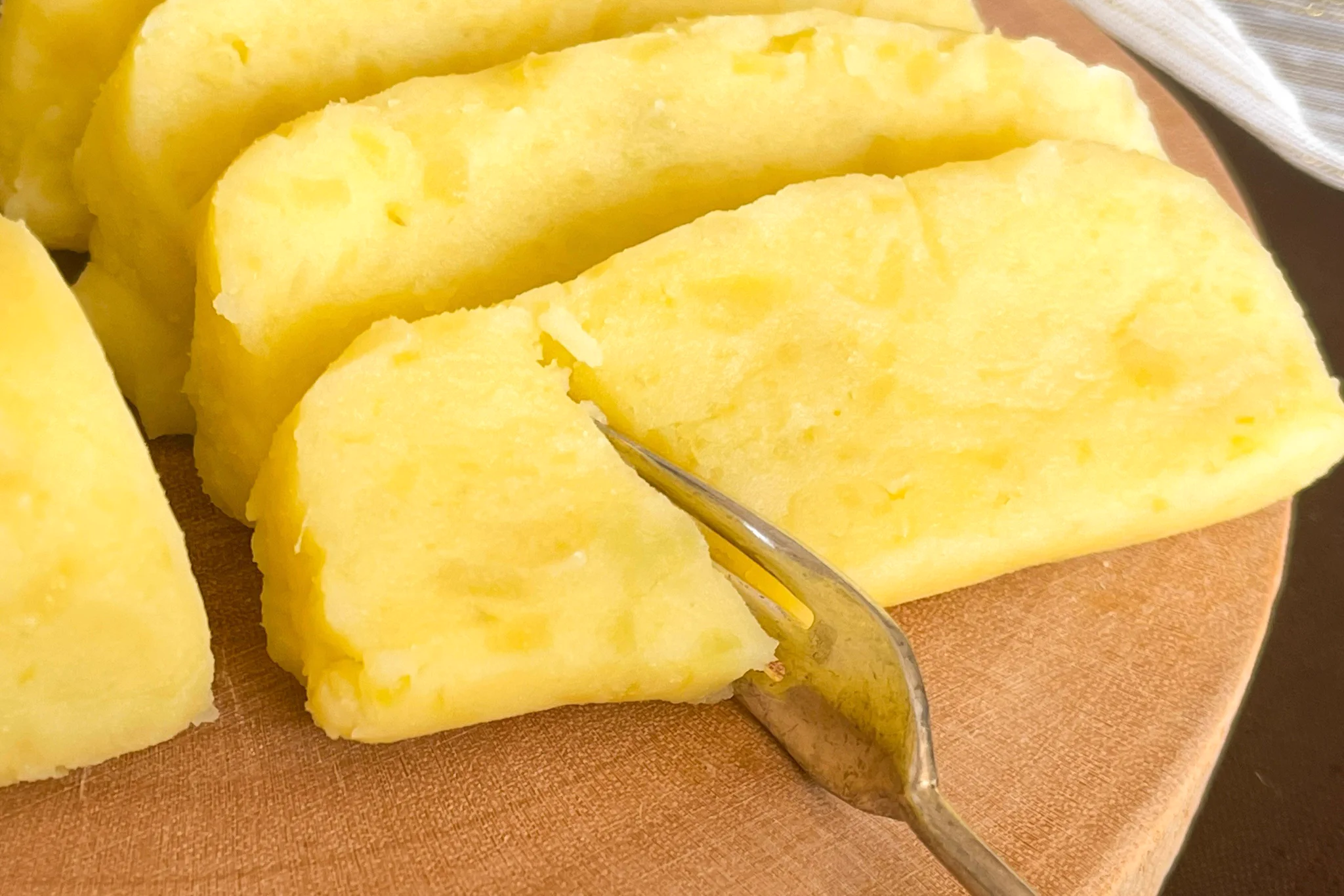 ねっとり濃厚とした味わいがいい！？「レンジスイートポテト」の作り方！