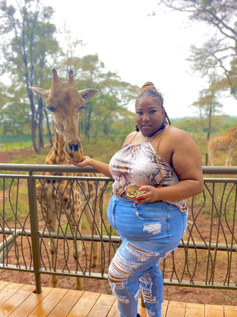 leahahenry's tweet photo. A Year Older, A Year Colder ✨

It’s my GOLDEN BIRTHDAY! 28 on the 28th. Had to take it up a notch in the motherland🌍 #LeahTakesAfrica #LeahsLemonade #Birthday https://t.co/bxBN5Hvsb2