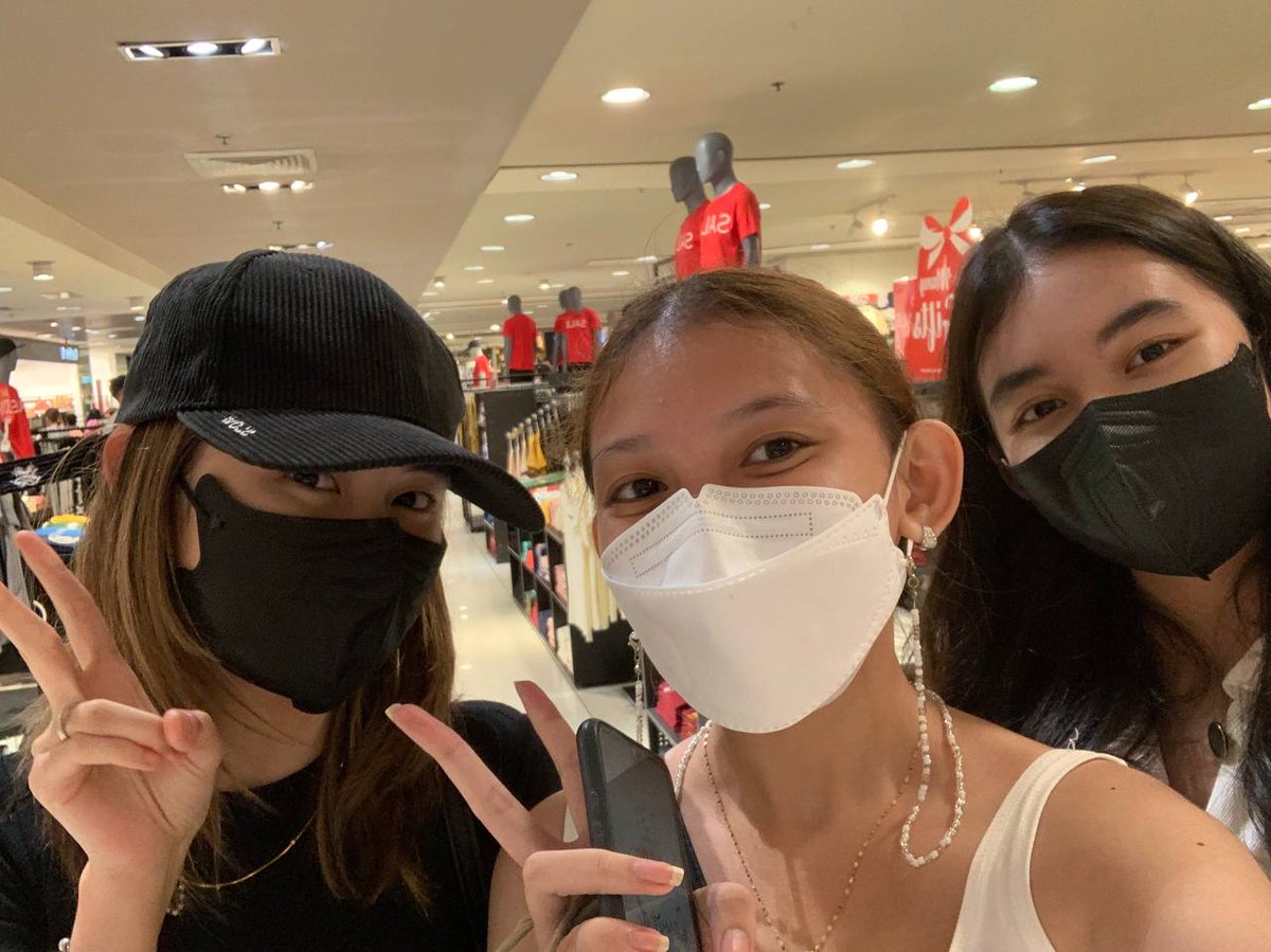 jers (@jrsyxjy_) on Twitter photo Gusto ko na mag papic kanina pa sa food court. buti nalang nakita ko kayo ulit sa department store! my heartttt 😭😭
<a href="/cesstorres_/">PRINCESS TORRES</a> <a href="/nicolekrystn/">NICOLE TORRES</a> Gusto ko na mag papic kanina pa sa food court. buti nalang nakita ko kayo ulit sa department store! my heartttt 😭😭
<a href="/cesstorres_/">PRINCESS TORRES</a> <a href="/nicolekrystn/">NICOLE TORRES</a>