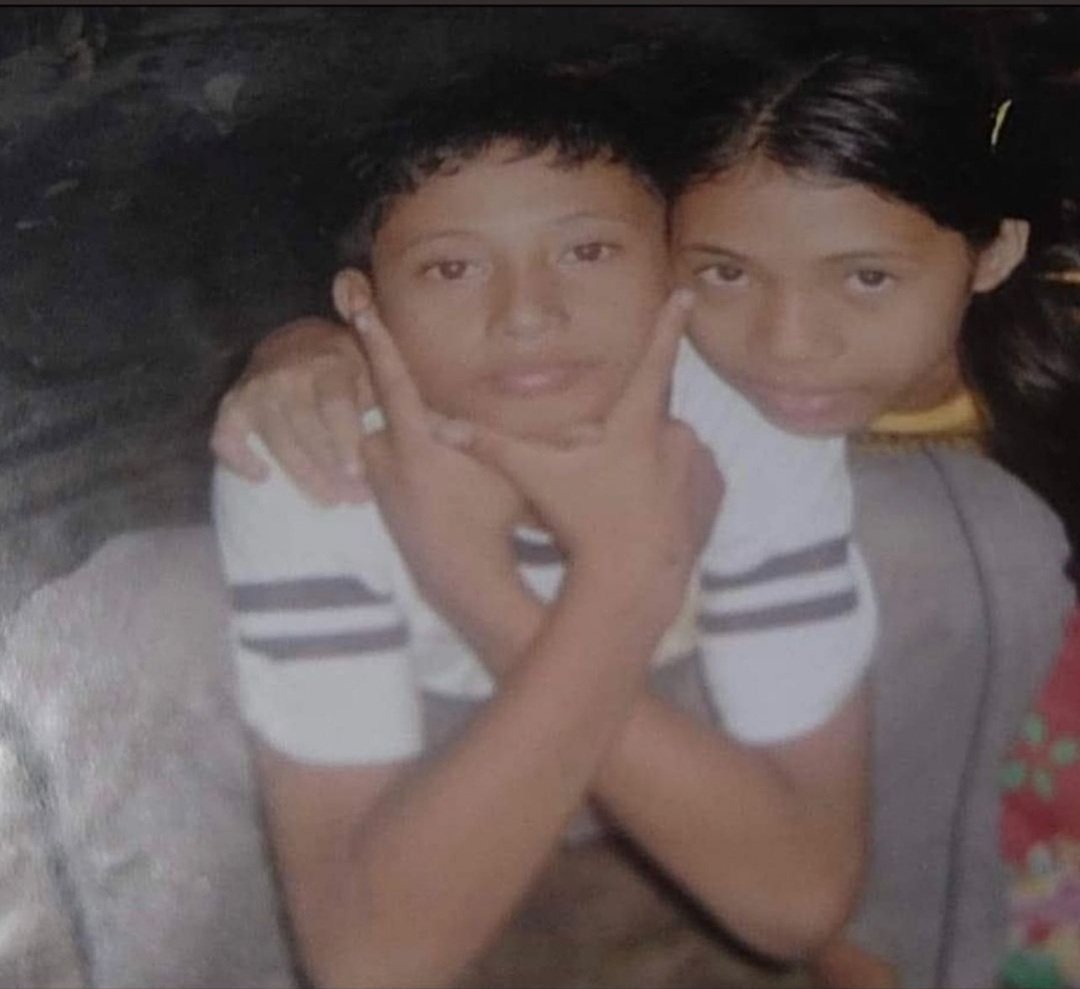 urlovekeun's tweet photo. naalala nyo nung in-ig story ni ken yung old picture nya kasama yung ate nya? now look, may new picture na ulit sya with his ate :( the glow up 

SLMT SB19xATIN
@SB19Official #SB19
#SB19YouAreEnough https://t.co/YtqXZ43lCC